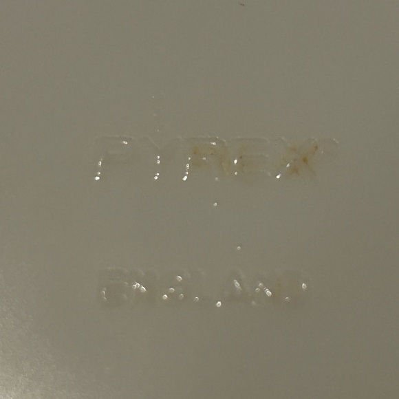 Vintage Pyrex Bowl - Picture 3 of 5